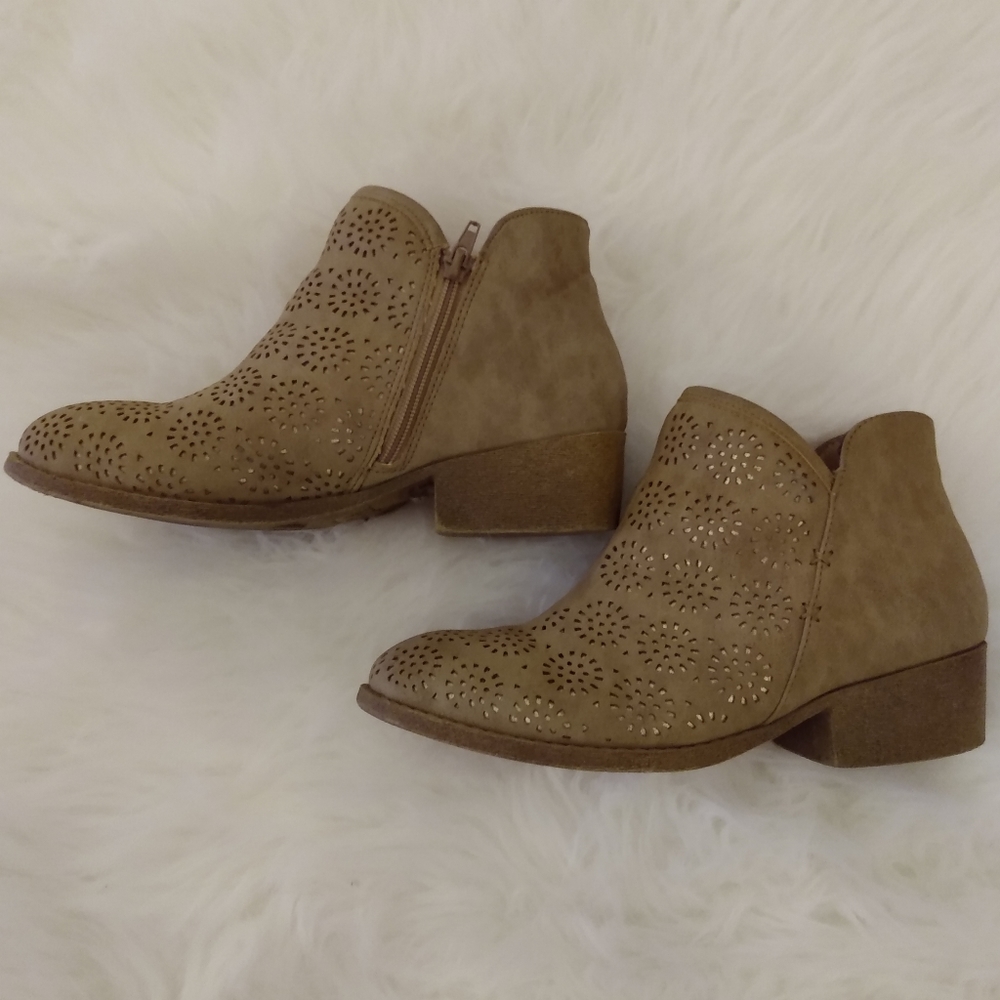Ankle Boots by Jellypop Girl, Size 5